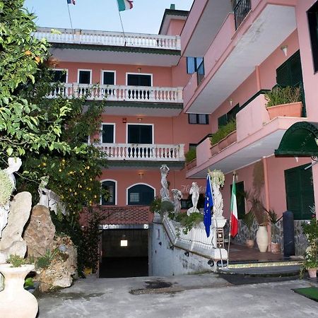 Hotel Sottovento Sant'Egidio del Monte Albino Exterior photo