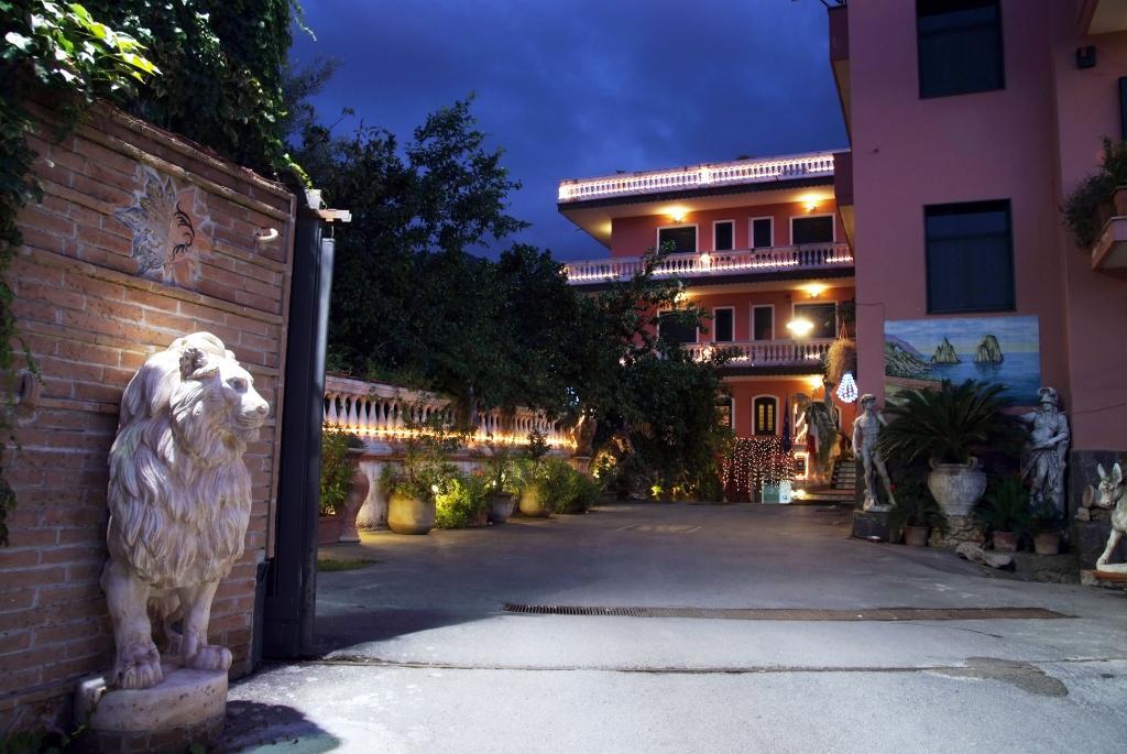 Hotel Sottovento Sant'Egidio del Monte Albino Exterior photo