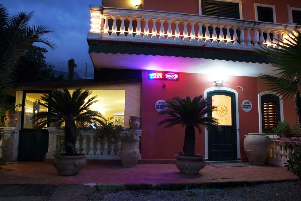 Hotel Sottovento Sant'Egidio del Monte Albino Exterior photo